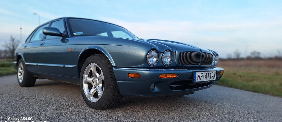 Jaguar XJ cena 27000 przebieg: 140000, rok produkcji 2000 z Płock małe 211